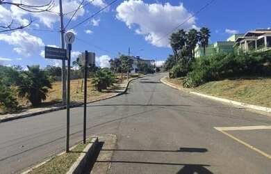 Imagem 5: Casa de condomínio para venda tem 406 metros quadrados com 5 quartos