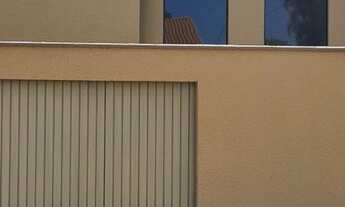 Imagem 2: Linda casa 2Q/suíte pé direito alto/ meio lote