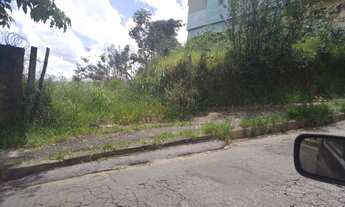 Imagem: Lote de 700 metros no Bairro Palmeiras