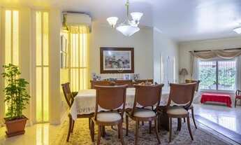 Imagem 7: Casa a venda com 3 quartos, 4 vagas e 285m2 no bairro Ipanema, na zona sul de Porto Alegre