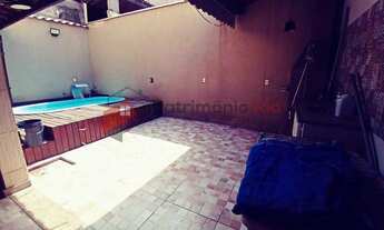 Imagem 2: Casa de fundos de dois quartos com piscina na Penha