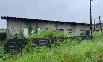 Imagem 7: Casa para venda possui 80 metros quadrados com 1 quarto em Laranjeiras - Itanhaém - SP