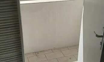 Imagem 4: Apartamento para aluguel e venda possui 50 metros quadrados com 2 quartos