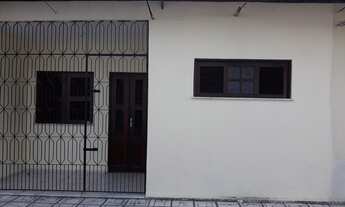 Imagem 3: Casa com 45 m² em condomínio fechado, forrada, com 2 quartos, 1 banheiro, cozinha, sala de