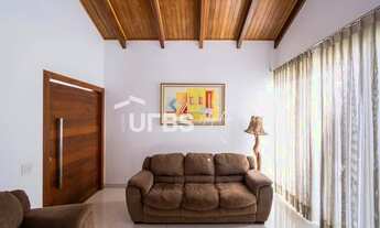 Imagem 2: Casa térrea no Jardins Atenas com 3 suítes