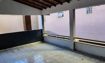 Imagem 2: Sobrado com ótima localização na Avenida Guedner