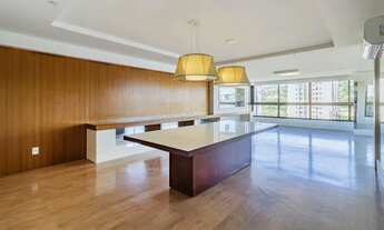 Imagem 7: Apartamento a venda com 3 dormitorios, 3 vagas e 215m2. Localizado no bairro Tristeza, na