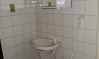 Imagem 2: Casa forrada com 2 quartos, sala, cozinha, um banheiro e quintal, em uma excelente localiz