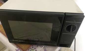 Imagem: Microondas usado