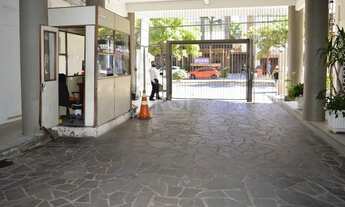 Imagem 2: Apartamento 3 dormitórios com sacada próximo a Redenção