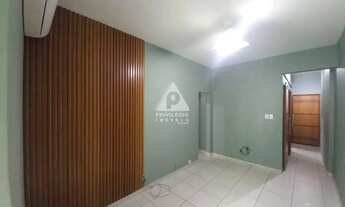 Imagem 2: Apartamento] Reformado à Venda em [Botafogo] Rio de Janeiro RJ. 3 Quartos com Dependência