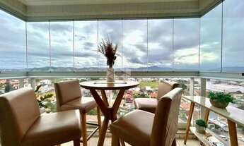 Imagem 2: Apartamento com 3 dormitórios (1 suíte) com vista mar no Novo Estreito, em Florianópolis