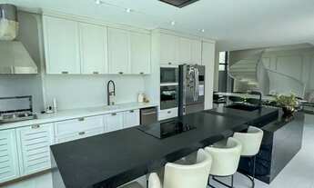 Imagem 3: Casa Duplex em Alphaville Jacuhy onde arquitetura, conforto e lazer se encontram