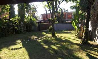 Imagem 2: Casa térrea com 2 dormitórios + edicula com 2 dormitórios a 450 metros na praia de Camburi