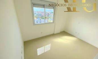 Imagem 6: Apartamento à Venda no bairro Abraão em Florianópolis/SC - 3 Dormitórios, 1 Suíte, 2 Banhe