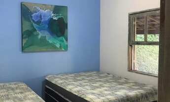 Imagem 3: Casa térrea com 2 dormitórios + edicula com 2 dormitórios a 450 metros na praia de Camburi