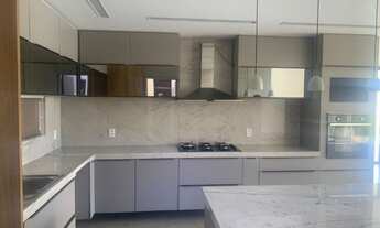 Imagem 5: Casa de condomínio para venda possui 450 metros quadrados com 4 quartos