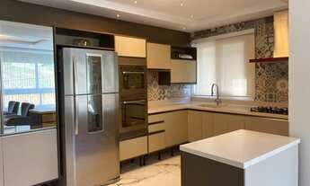 Imagem 3: Casa de condomínio para venda tem 405 metros quadrados com 4 quartos