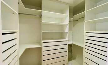 Imagem 6: Apartamento para aluguel e venda possui 215 metros quadrados com 3 quartos