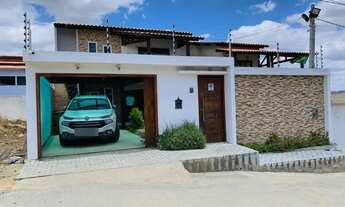 Imagem: Casa com 6 quartos, piscina e espaço gourmet