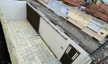 Imagem 3: Vende-se Casa com 5/4 Com 2 pavimentos - Bairro : Aeroporto