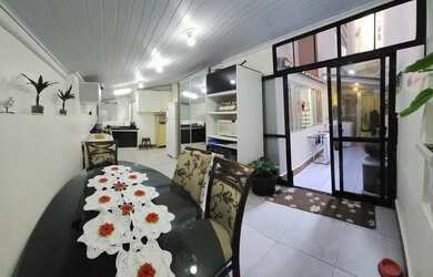 Imagem 2: Apartamento na quadra do mar à venda, 96m², 3 quartos, semimobiliado, Centro - Balneário C