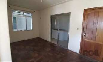 Imagem 2: Apartamento com 2 dormitórios, 1 banheiro no Bairro Centro Histórico