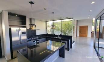 Imagem 3: Casa de condomínio para venda tem 255 metros quadrados com 3 suítes