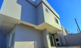 Imagem 2: Sobrado com 103m2, 3 dormitórios, 1 suíte, localizado no bairro Igara - Canoas