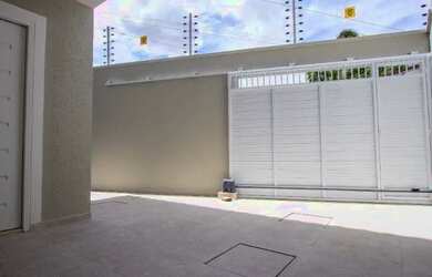 Imagem 3: Casa Duplex Alto Padrão com 2 Quartos, Portão Automático, Cerca e Alarme
