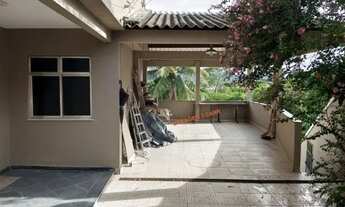 Imagem 4: Cód.EDM0447 Colubandê: Casa 03qrts, dpend. área 600m², Rod. Amaral Peixoto(Cond Fechado