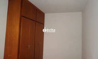 Imagem 5: Casa residencial com 8 quartos sendo 1 suíte disponível para venda no bairro Martins em Ub