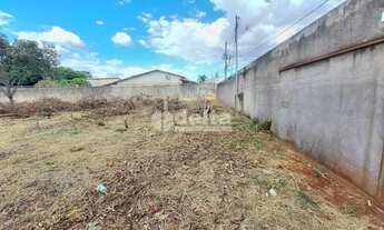 Imagem 4: Área disponível para venda 1.040 m² no bairro Presidente Roosevelt em Uberlândia-MG