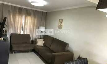Imagem 3: Sobrado Triplex com 4 Dormitórios, 1 Suíte, 200 m², aluguel de R$ 4.900 + Taxas - Uberaba