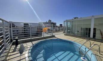 Imagem 7: Cobertura mobiliada com vista mar e do outro lado da rua da praia em Ingleses