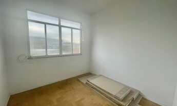 Imagem 5: IMPERDÍVEL! Apartamento claro e arejado em rua residencial