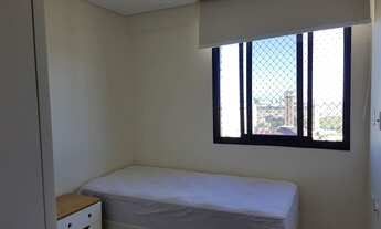 Imagem 2: Apartamento para venda possui 65 metros quadrados com 3 quartos em Madalena - Recife - PE