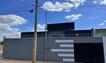 Imagem 6: Casa para venda no jardim Ipanema tem 180 metros quadrados com 3 quartos