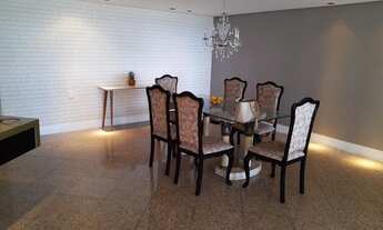 Imagem 7: Apartamento para aluguel e venda possui 330 metros quadrados com 4 quartos