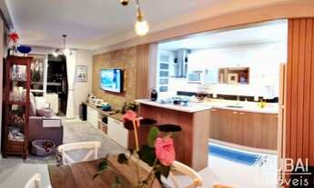 Imagem 5: Apartamento 2 Dormitórios sendo uma Suíte & Sacada com Churrasqueira, c/ Garagem em Ba