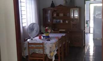 Imagem 2: Casa em Maringá,terreno inteiro, terreno 365.m..casa.135 m.. ótima localização