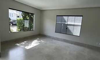 Imagem 3: Casa de condomínio térrea para venda tem 236 metros quadrados com 4 quartos