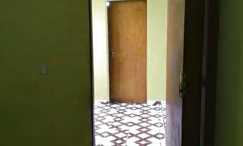 Imagem 4: No segundo piso 2 quartos garagem só pra moto * não paga água nem luz