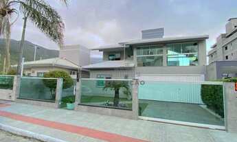 Imagem: Belíssima Casa com 4 dormitórios com 02