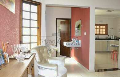 Imagem 4: Lindo Sobrado em Rua Fechada no Altos de Santana I - Jacareí - 230m² - 3 Dormitórios