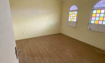 Imagem 7: Vende-se Casa com 5/4 Com 2 pavimentos - Bairro : Aeroporto