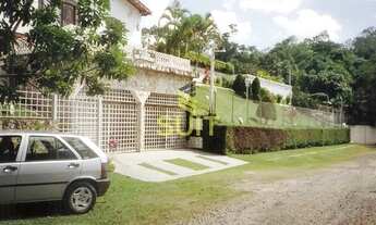 Imagem 3: Casa Mobiliada em Tereno de 1500m² com 4 Dorm, Piscina, Churrasqueira no Condomínio Portal