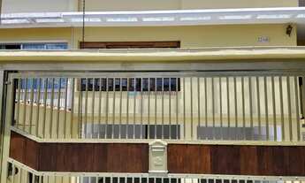 Imagem 2: Amplo sobrado reformado com 3 quartos (suíte) e 4 vagas no Planalto Paulista!