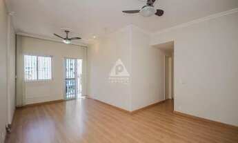 Imagem 2: Excelente apartamento de 2 quartos, 1suite, 2 banheiros, área externa e 1 vaga em Botafogo