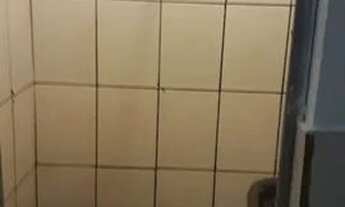 Imagem 4: Quarto na Subida da Ponte com Banheiro e Pia de Cozinha